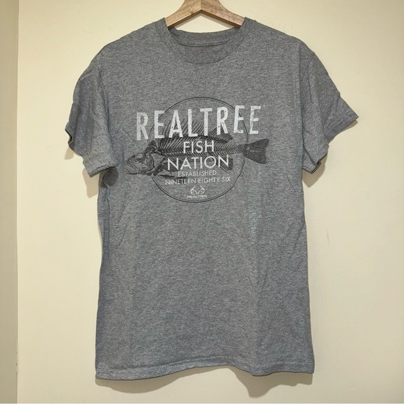 Men’s RealTree Brand Grey Colour Fishing Fish Graphic Casual T-Shirt Size: M - Picture 1 of 14